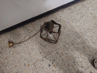 Lámpara de techo antigua de metal y cristal