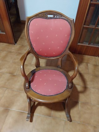 Silla mecedora antigua madera maciza