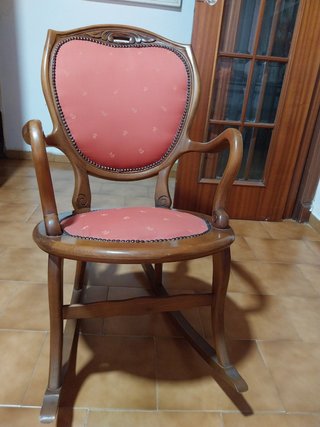 Silla mecedora antigua madera maciza