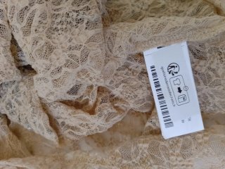 Blusa Zara beige con abalorios T. L