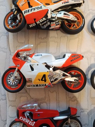 Lote 12 Motos Escala 1/12 GP