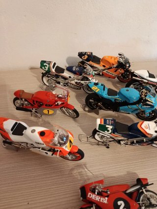 Lote 12 Motos Escala 1/12 GP