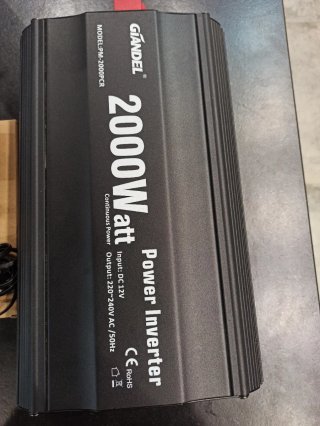 Convertidor 2000W y Cargador Batería 12V 20A