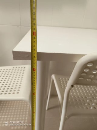 Mesa de cocina blanca