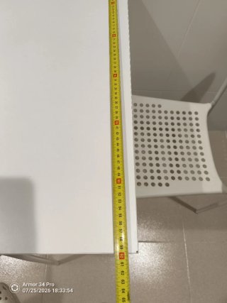 Mesa de cocina blanca