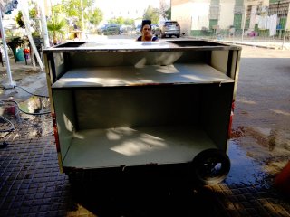 Carrito para vender perritos calientes con ruedas