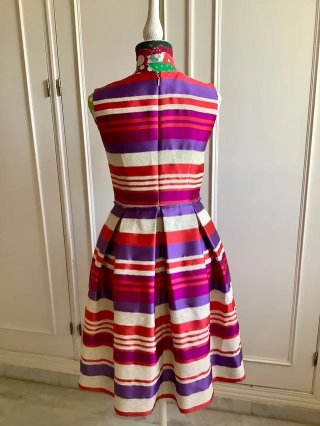 Vestido Carolina Herrera Rayas Morado Rojo
