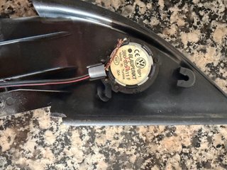 Tweeter y Moldura Puerta Izquierda VW