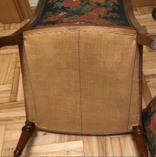 Mesa Velador auxiliar redonda y sillón floral