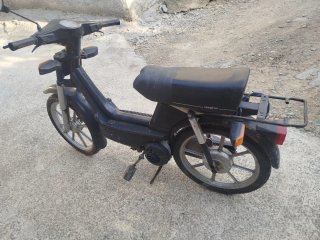 Moto Enduro/Off-Road Negra y Amarilla