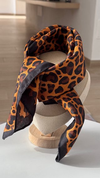 Foulard maculato tessuto semirigido