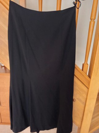 Traje con bordado floral+falda+chal con flecos T48