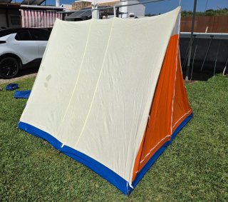 Caseta de Camping Canadiense Azul y Naranja