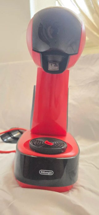 Cafetera Dolce Gusto Roja