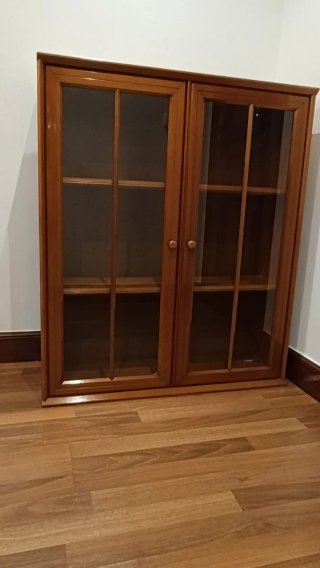 ÚLTIMO DÍA - Armario vitrina de madera y cristal
