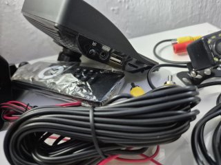 Pantalla de coche con cámara y mando