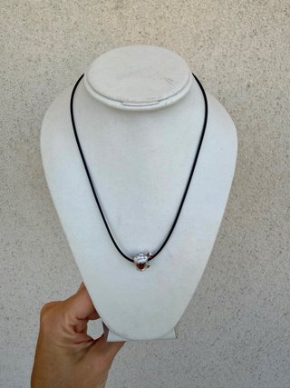Collar de cordón negro con Charm de bebida dulce