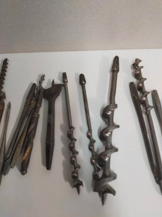 Brocas antiguas berbiquí