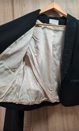 Blazer negro cropped solapas brillantes H&M L