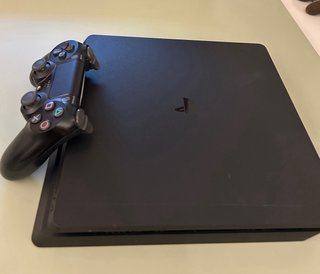 Consola PS4 + 6 Juegos