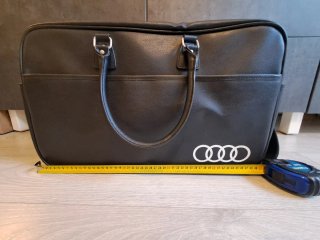 Maleta de mano Audi Negra