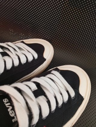 Zapatillas Levi's Negras y Blancas