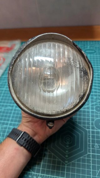 Faro ciclomotor clásico