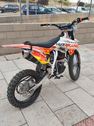 Moto Hurricane URX Enduro/Motocross Naranja/Blanca
