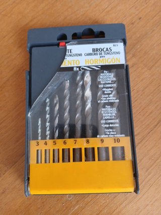 Taladro percutor 500W + brocas