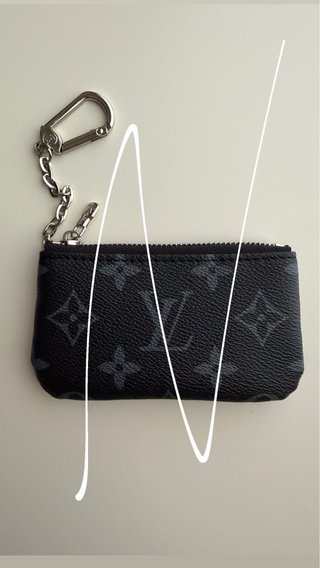 Monedero Louis Vuitton Negro con Cadena