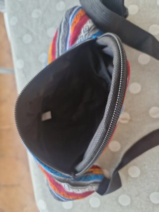 Riñonera de tela con cremallera
