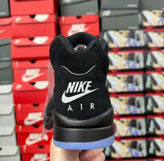 Jordan 5 Metallic Black