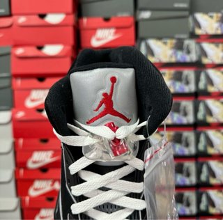 Jordan 5 Metallic Black
