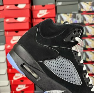 Jordan 5 Metallic Black
