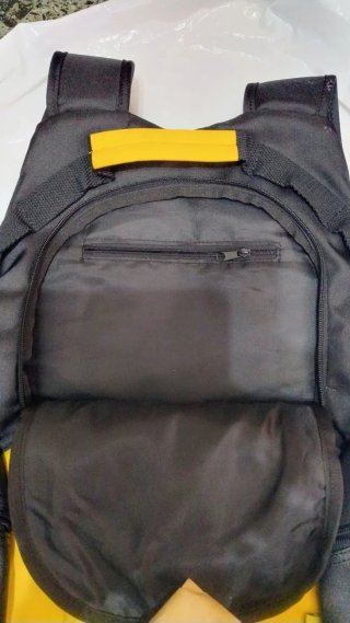 Mochila multiuso amarilla y negra