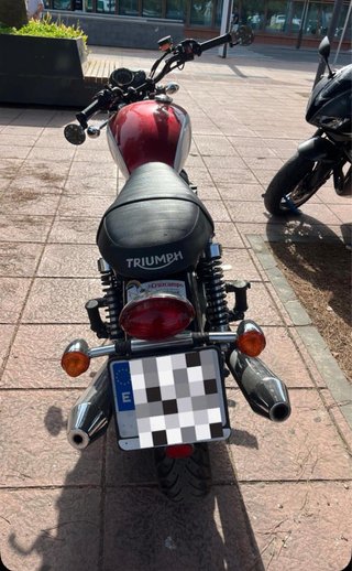 TRIUMPH BONNEVILLE