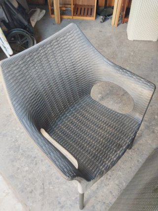 Mesa y sillas de exterior