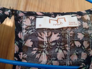 Camisa Milano flores negra y rosa
