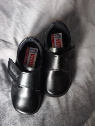 Zapatos escolares negros Venus talla 24