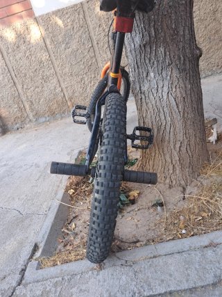 Bicicleta monti Naranja y Negra