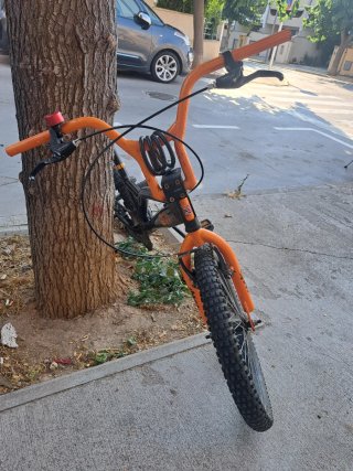 Bicicleta monti Naranja y Negra