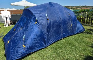 Caseta de Camping Familiar Verde y Blanca