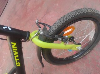Bicicleta infantil Btwin Dark Hero 500