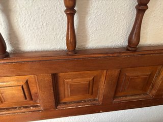Cabecero de cama antiguo de madera