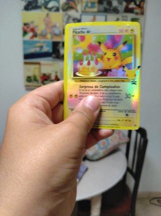 Carta Pokémon Pikachu de Cumpleaños 50 PI