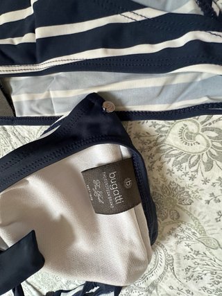 Bikini Bugatti Talla 42 Azul y Blanco Rayas