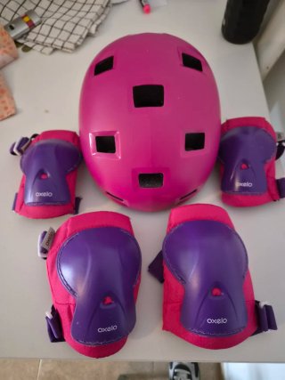 Casco y protecciones patinaje niña Oxelo