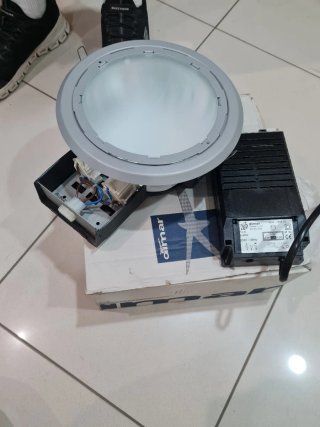 Plafón LED redondo plateado. Varios modelos 8€ Und
