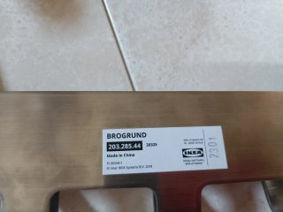 Colgador de puerta metálico