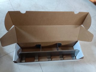 Colgador de puerta metálico